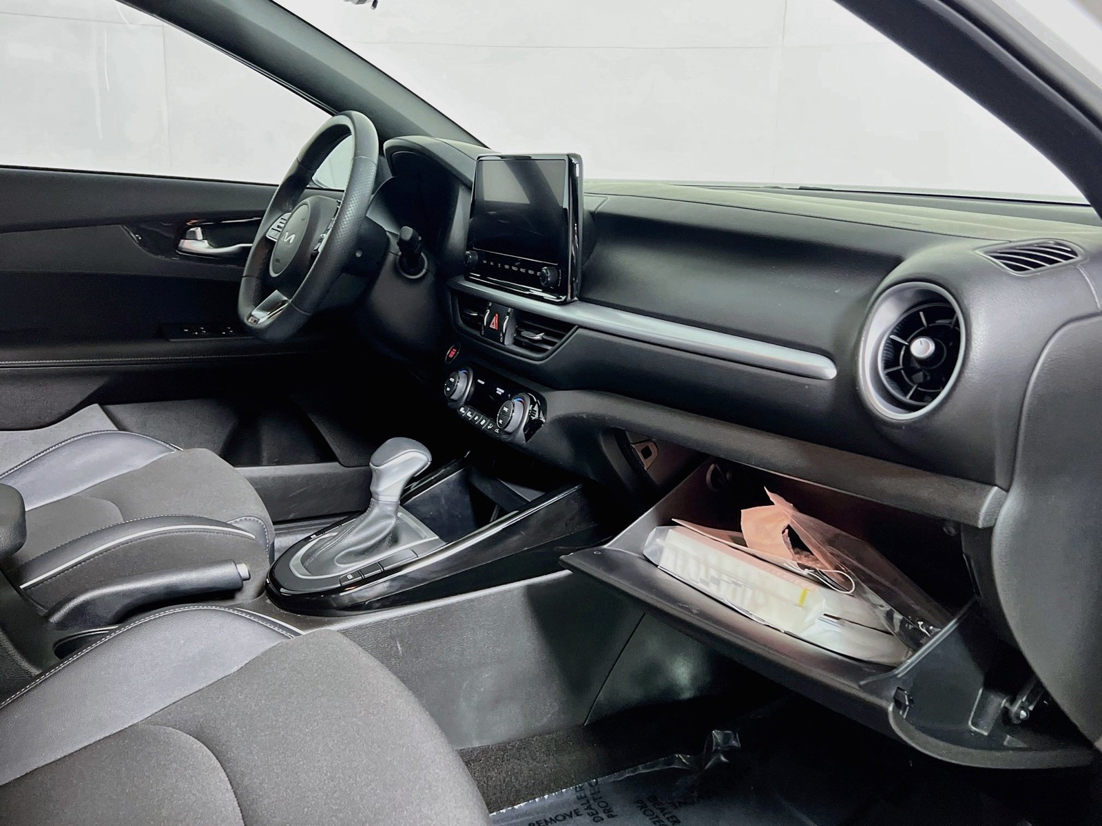 Used 2023 White Kia GT-Line image 32