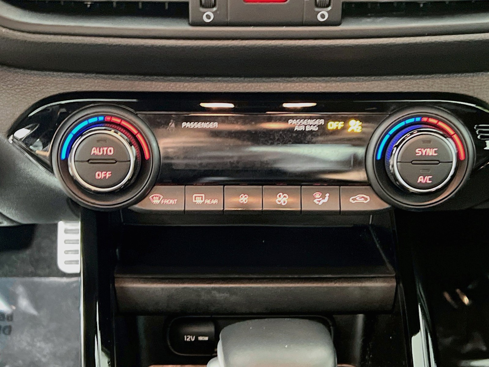 Used 2023 White Kia GT-Line image 23