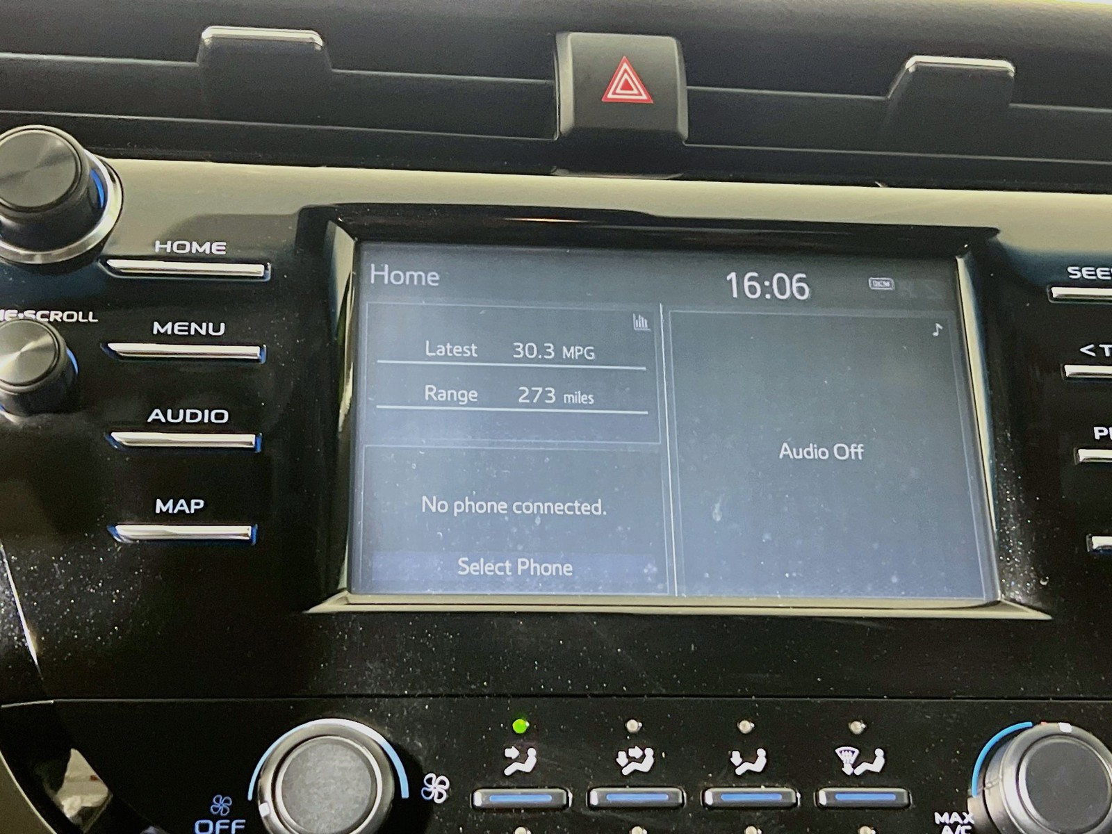 Used 2019 Silver Toyota LE image 23