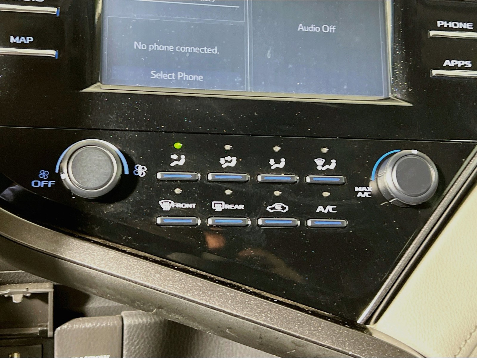 Used 2019 Silver Toyota LE image 22
