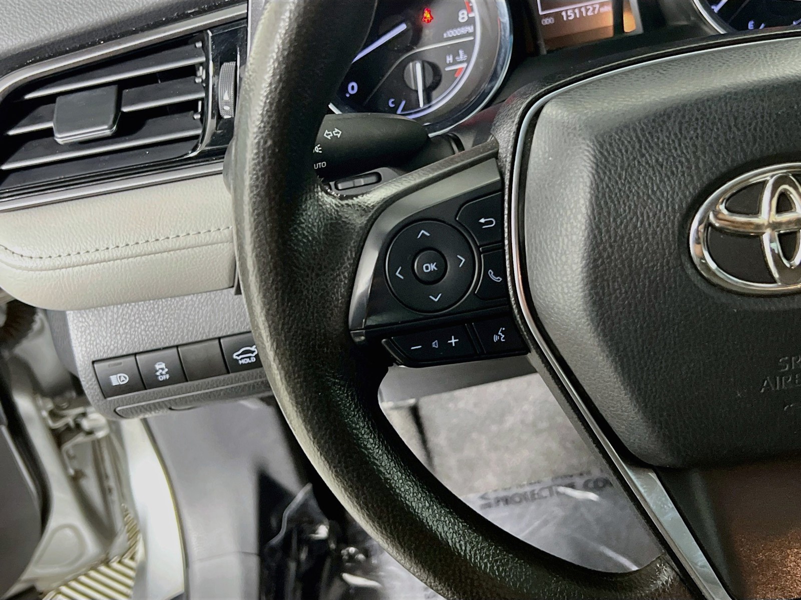 Used 2019 Silver Toyota LE image 16