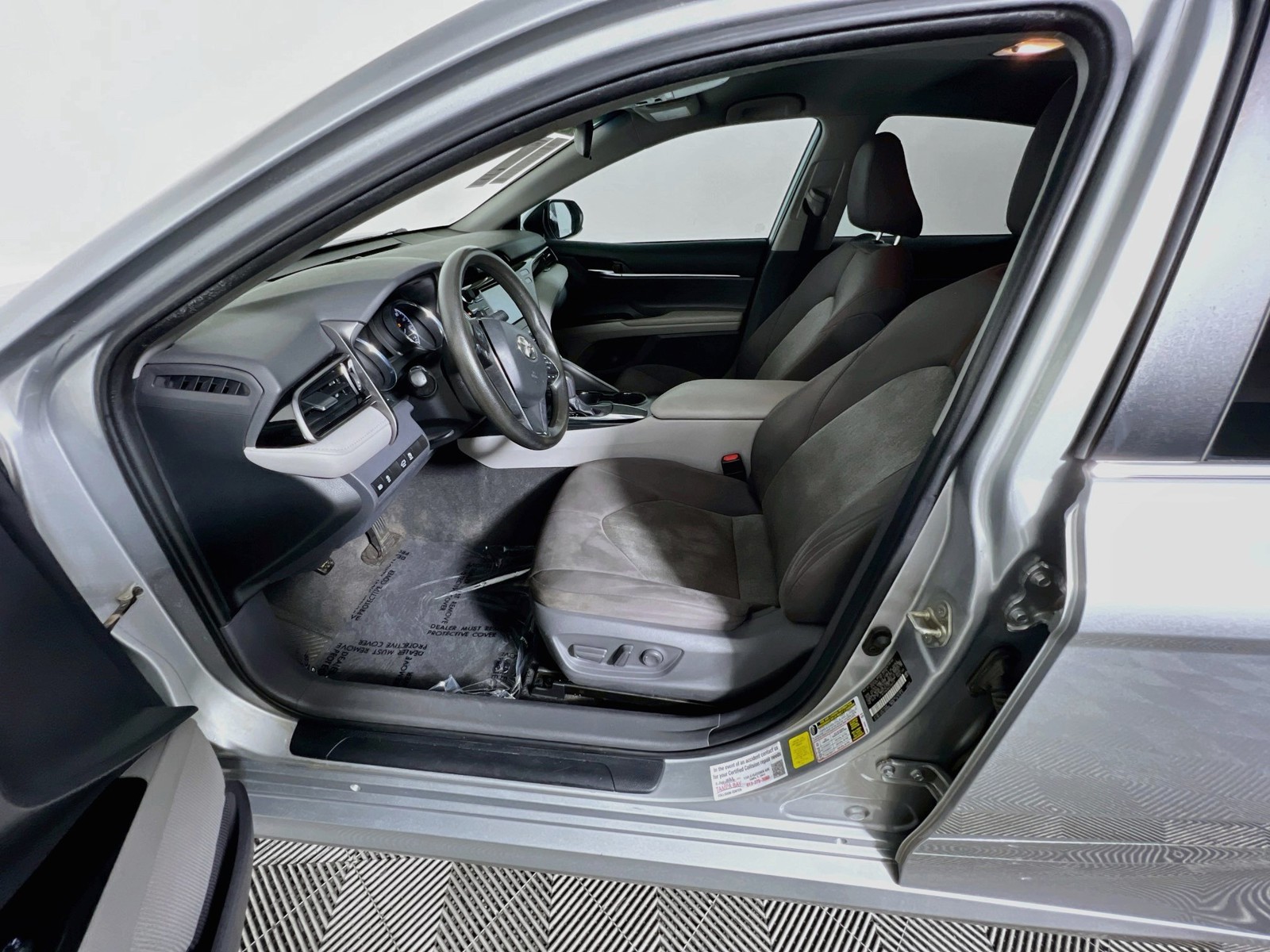 Used 2019 Silver Toyota LE image 12