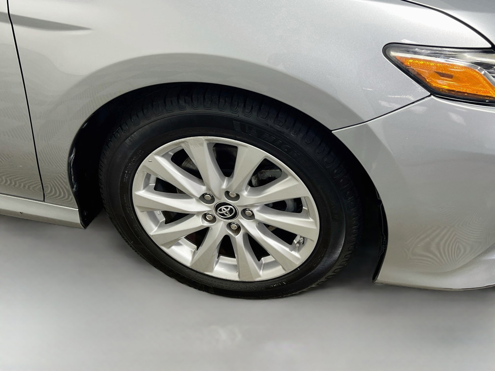 Used 2019 Silver Toyota LE image 11