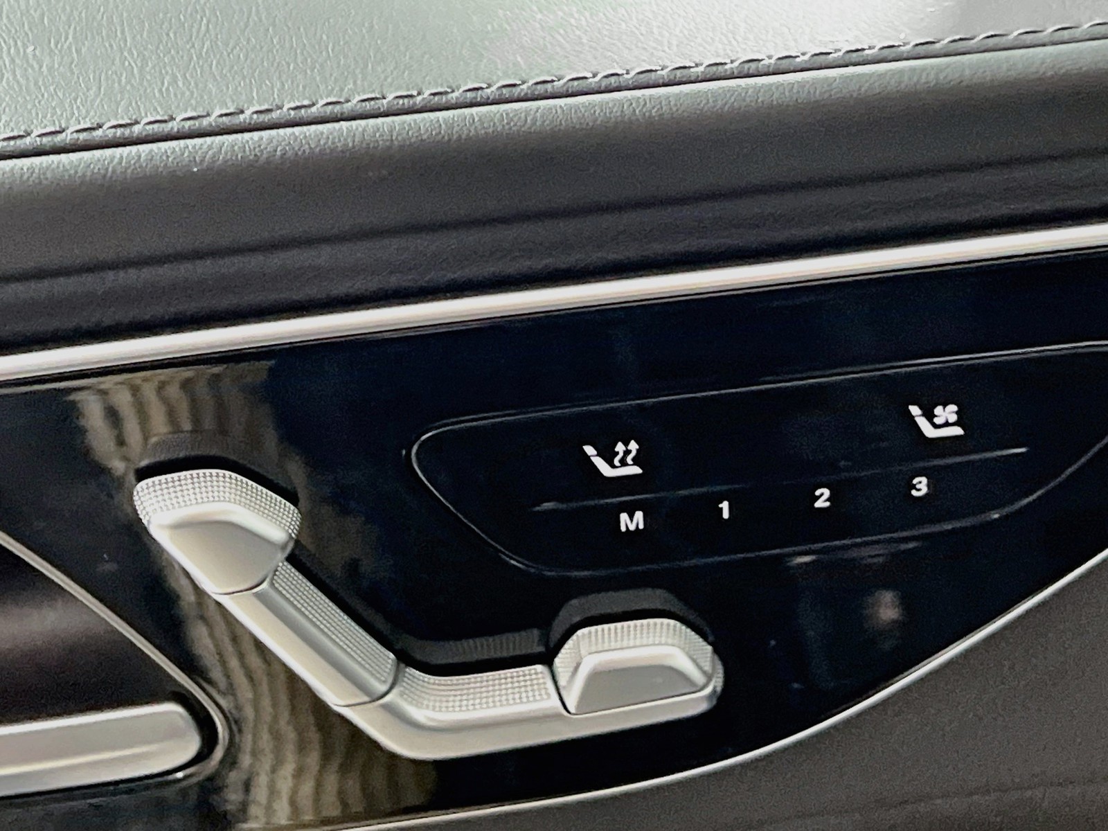 Used 2024 Black Mercedes-Benz C 300 image 13