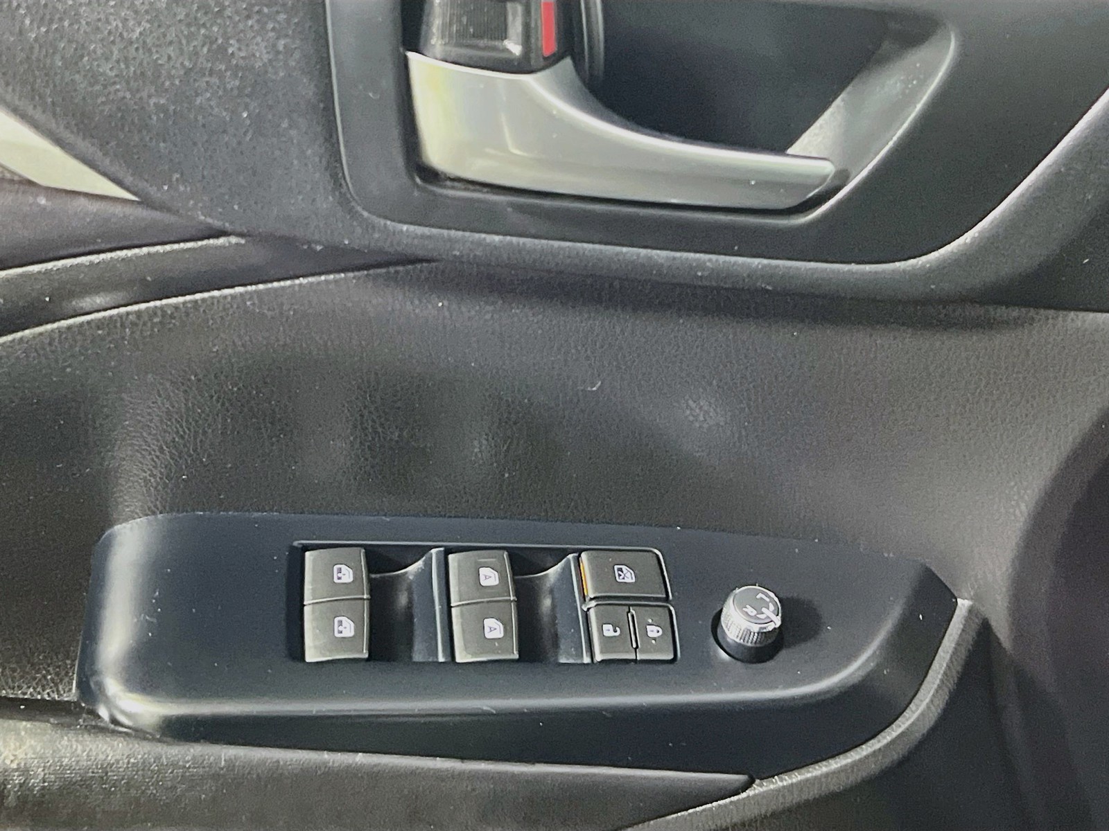 Used 2018 Black Toyota SE image 14