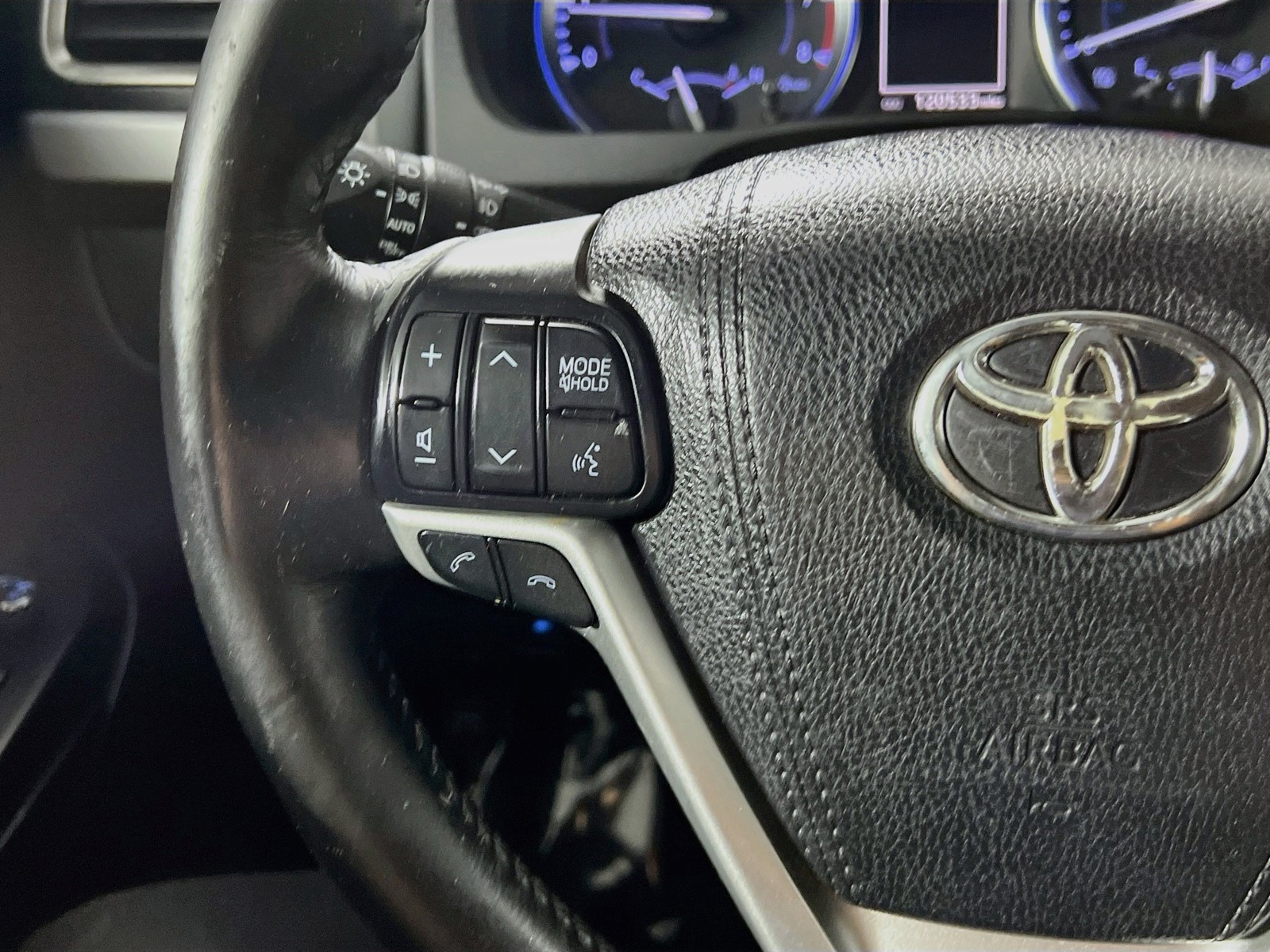 Used 2018 Black Toyota SE image 16