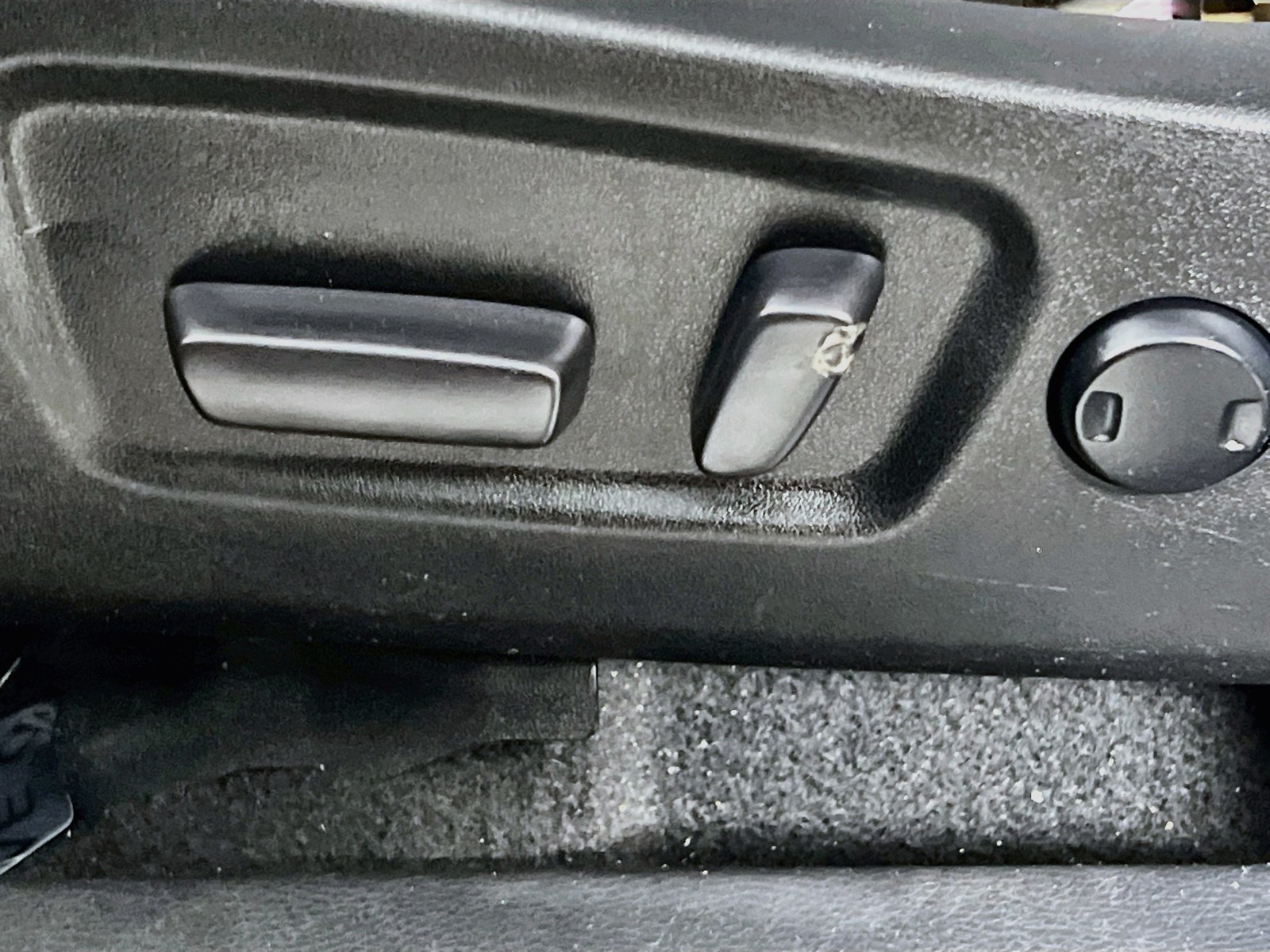 Used 2018 Black Toyota SE image 13
