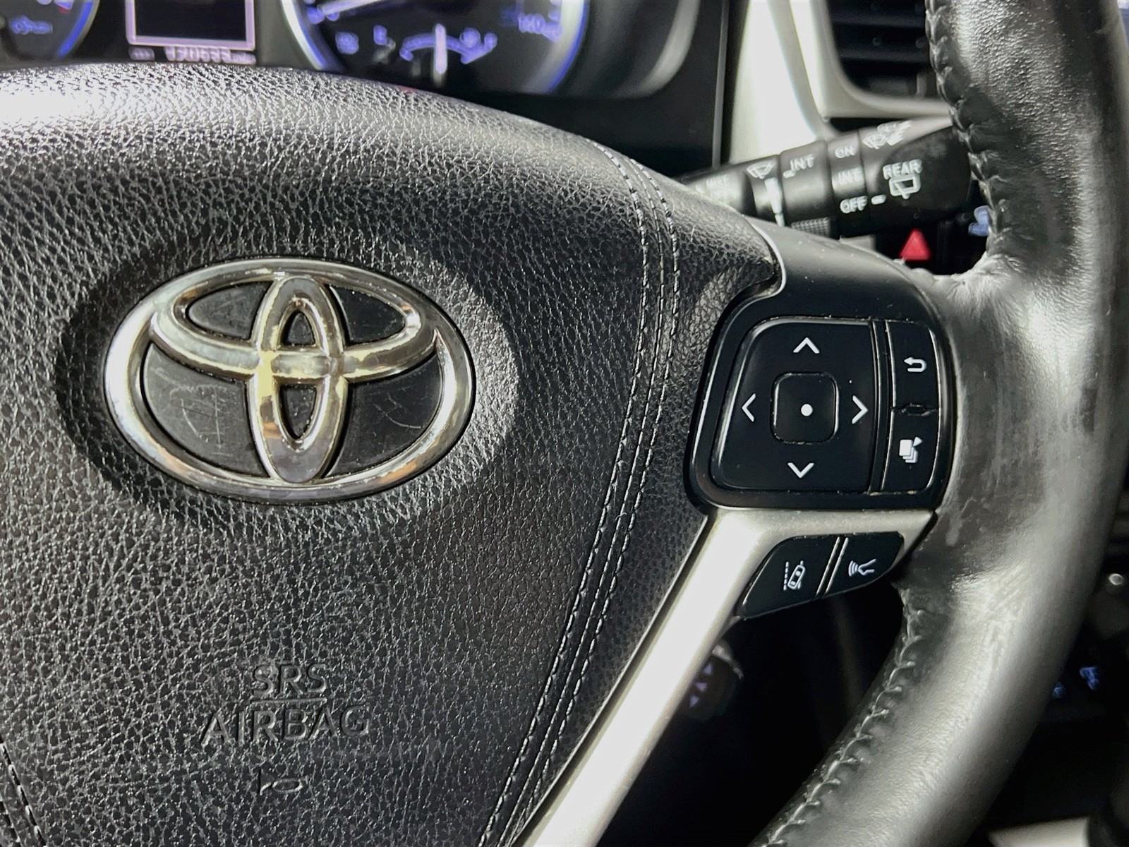 Used 2018 Black Toyota SE image 17