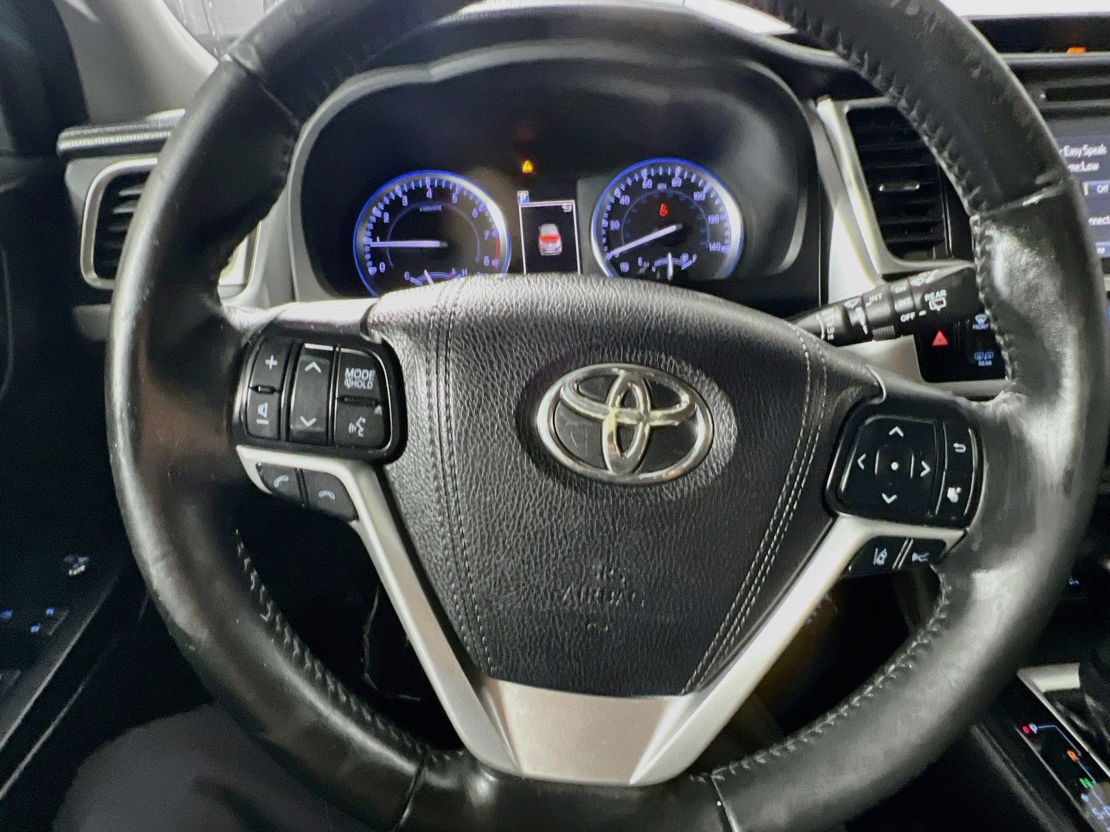 Used 2018 Black Toyota SE image 15