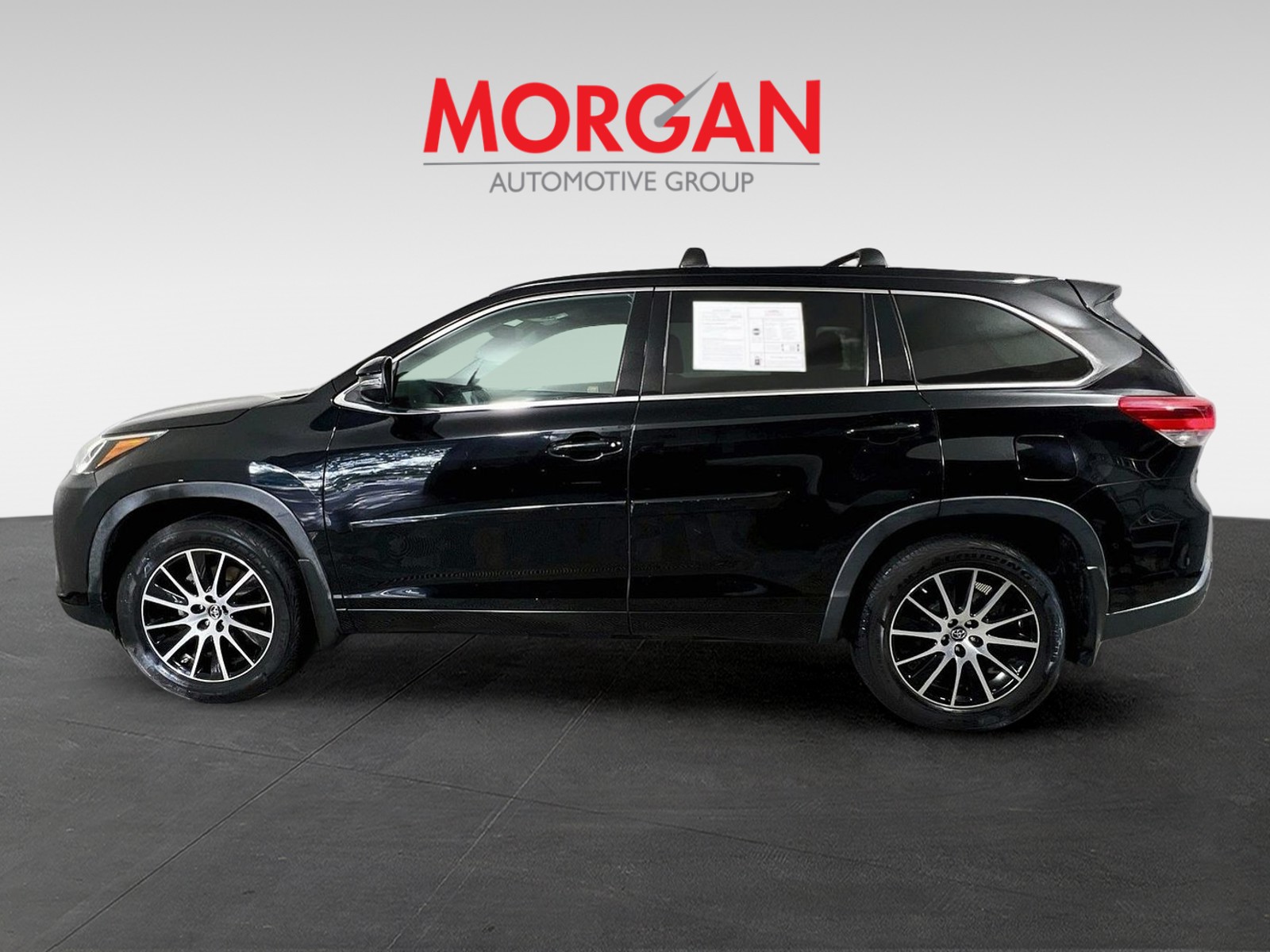 Used 2018 Black Toyota SE image 6