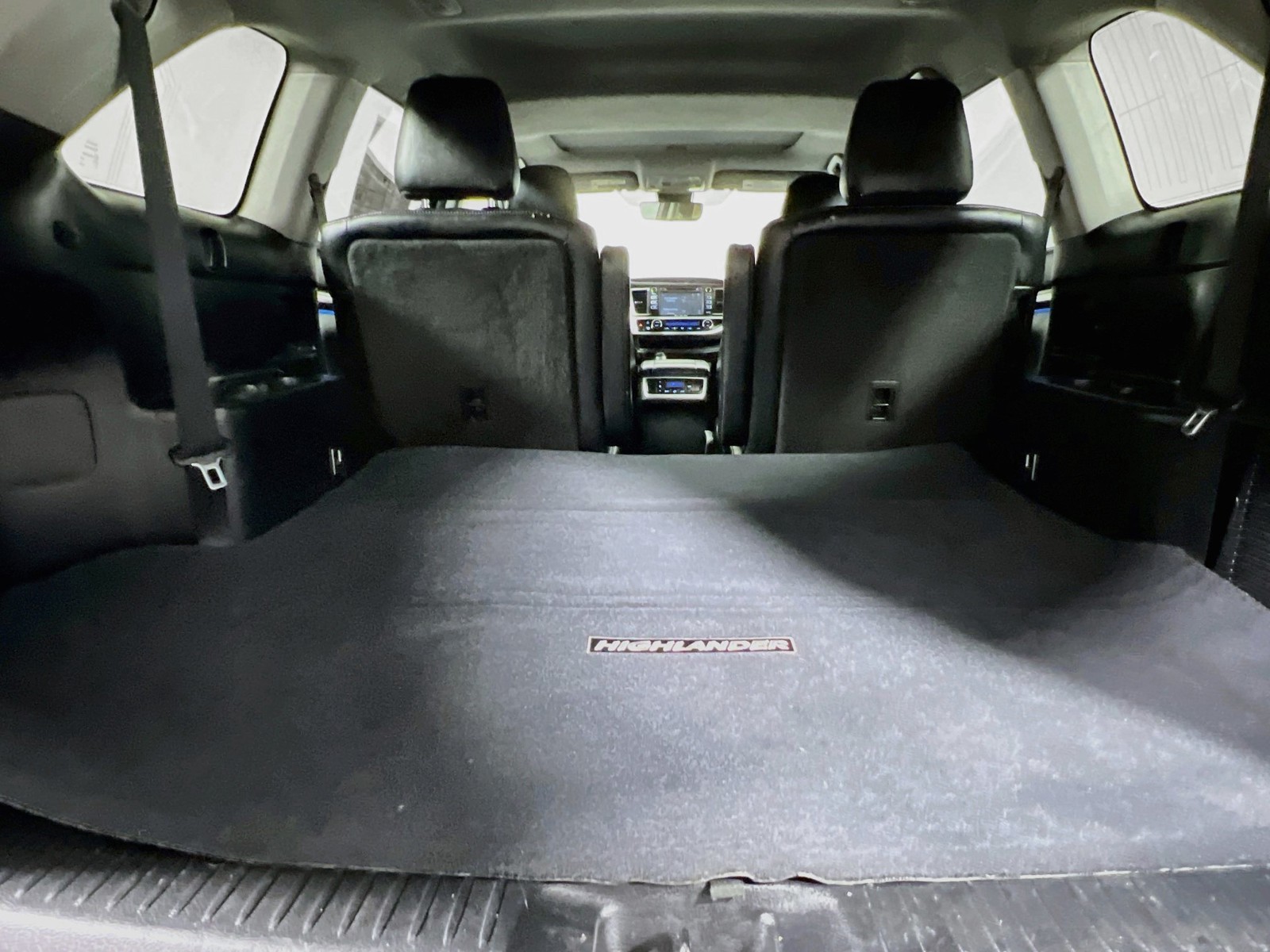 Used 2018 Black Toyota SE image 31