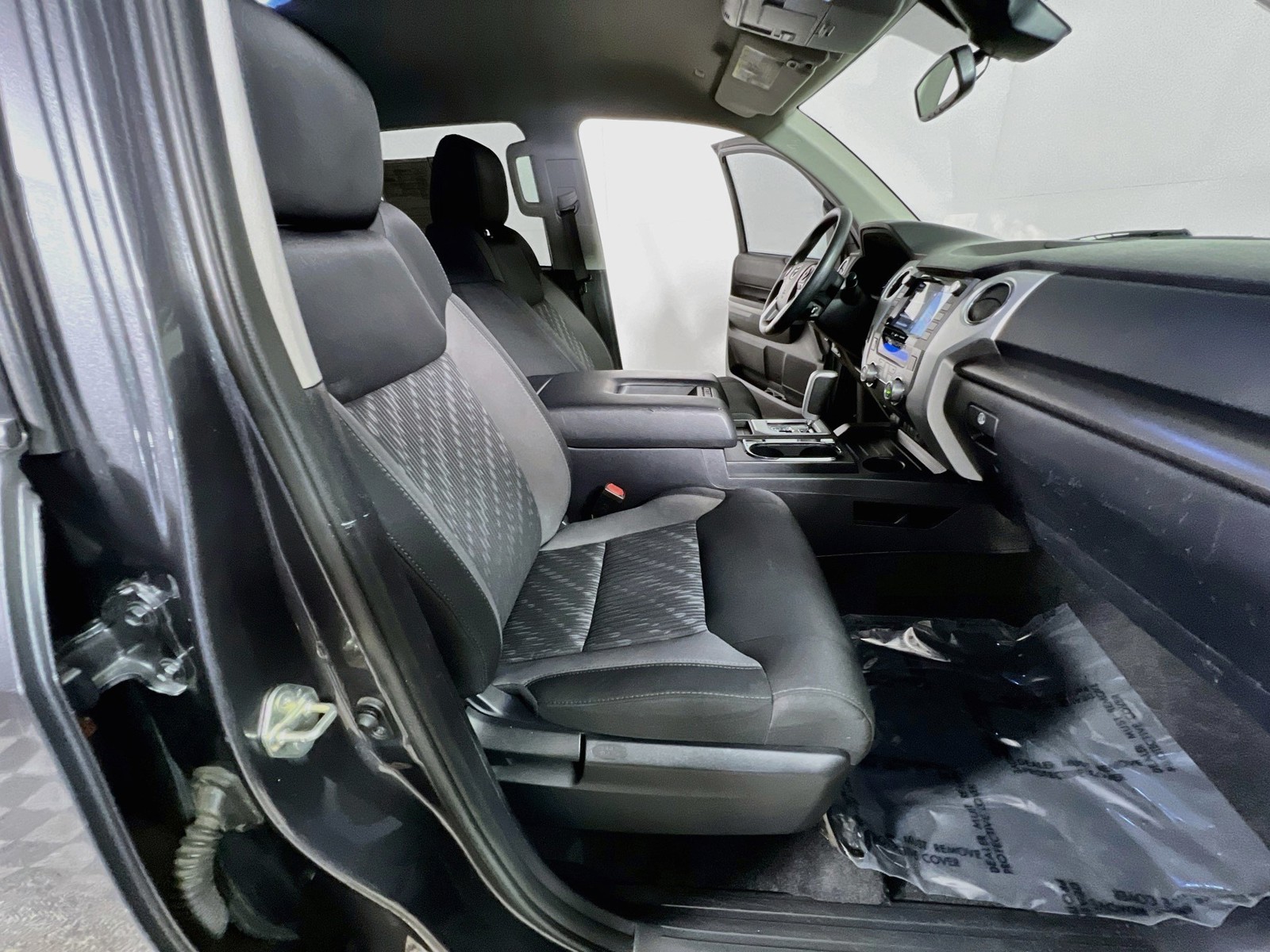 Used 2021 Gray Toyota SR5 image 28