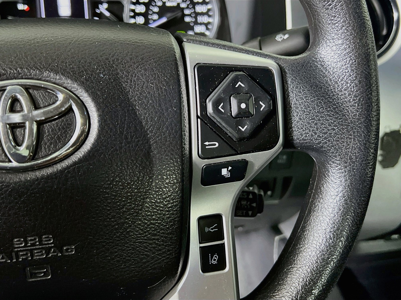 Used 2021 Gray Toyota SR5 image 17