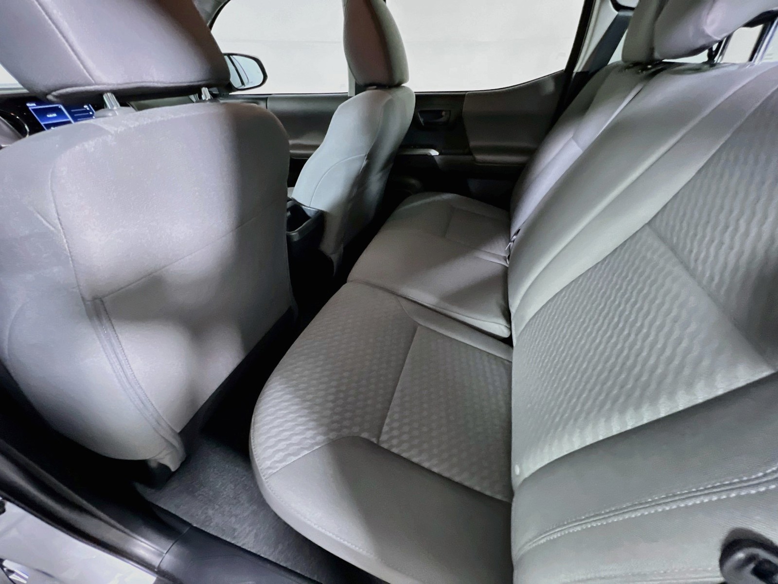 Used 2022 White Toyota SR5 image 24