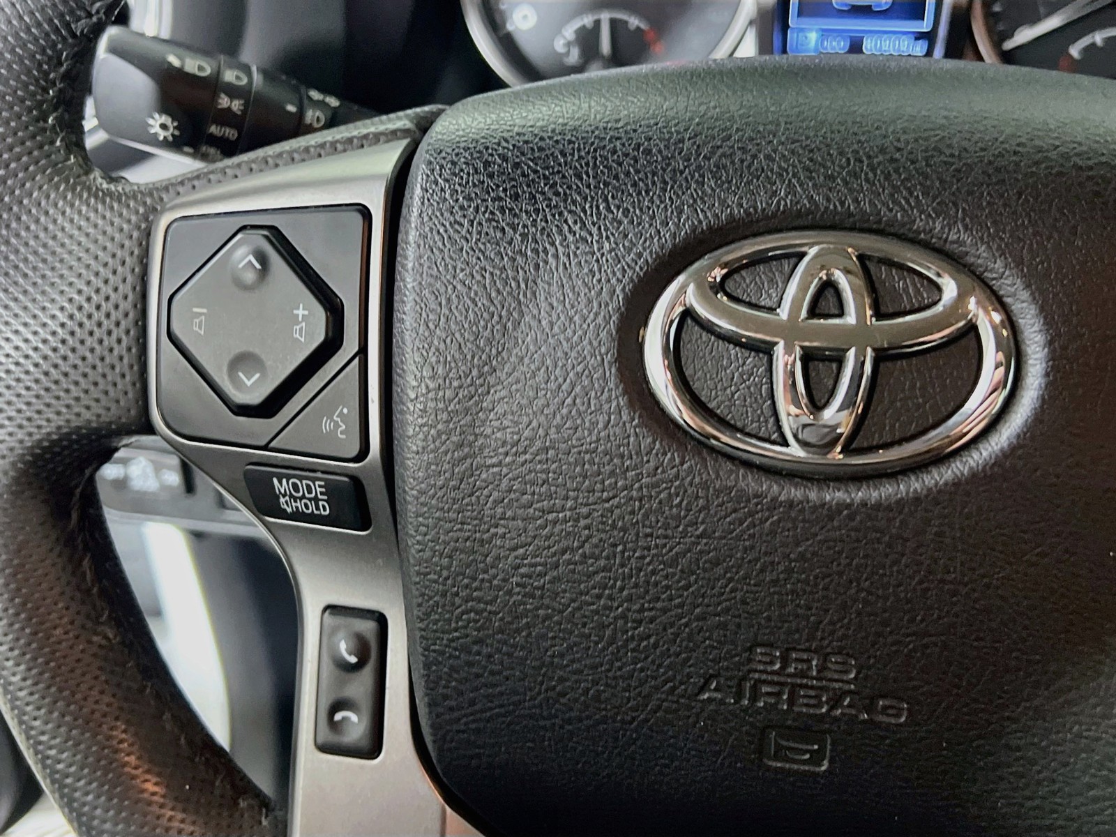 Used 2022 White Toyota SR5 image 15