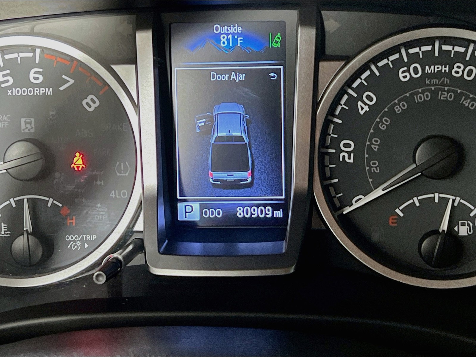 Used 2022 White Toyota SR5 image 18