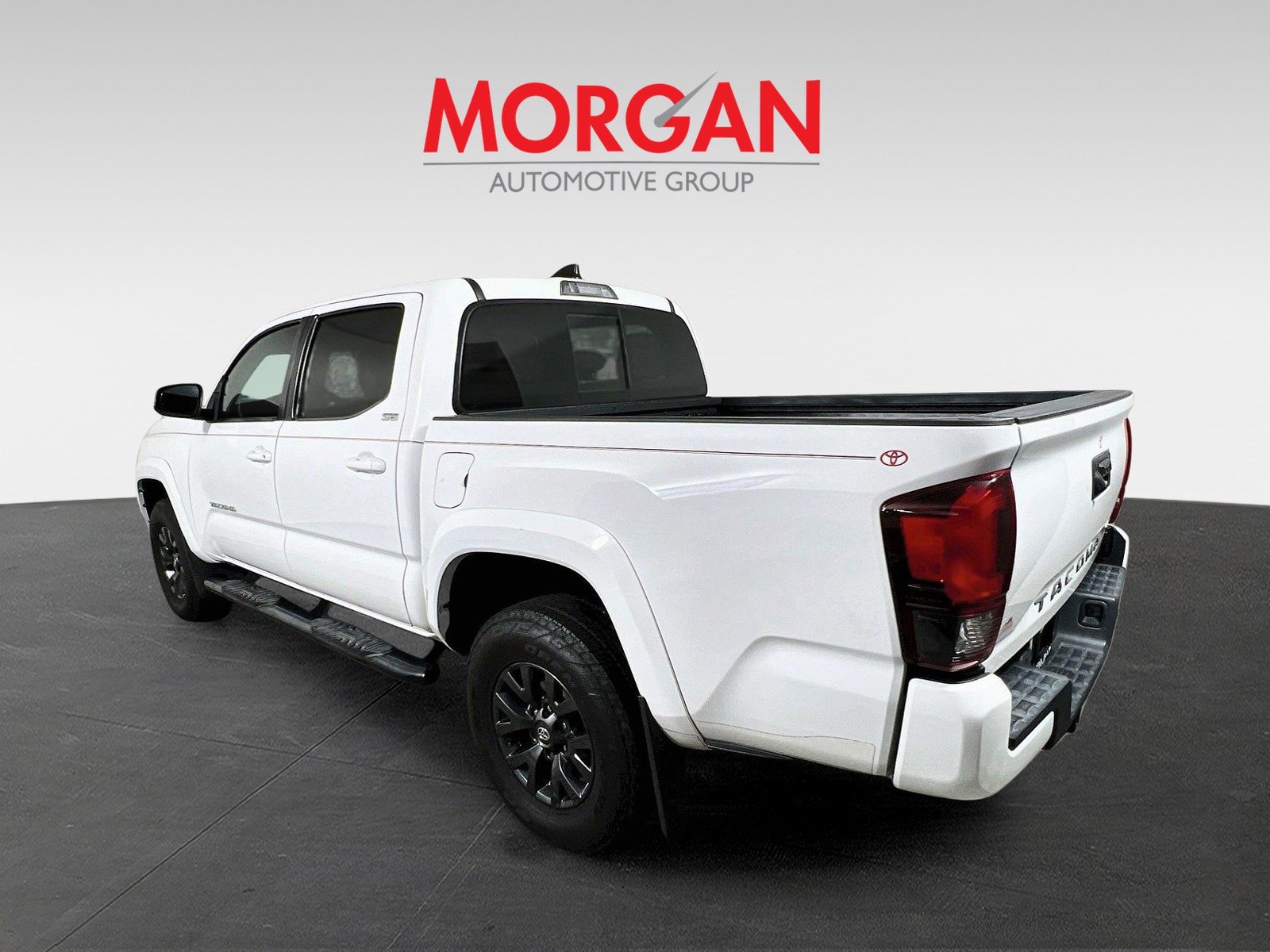 Used 2022 White Toyota SR5 image 4