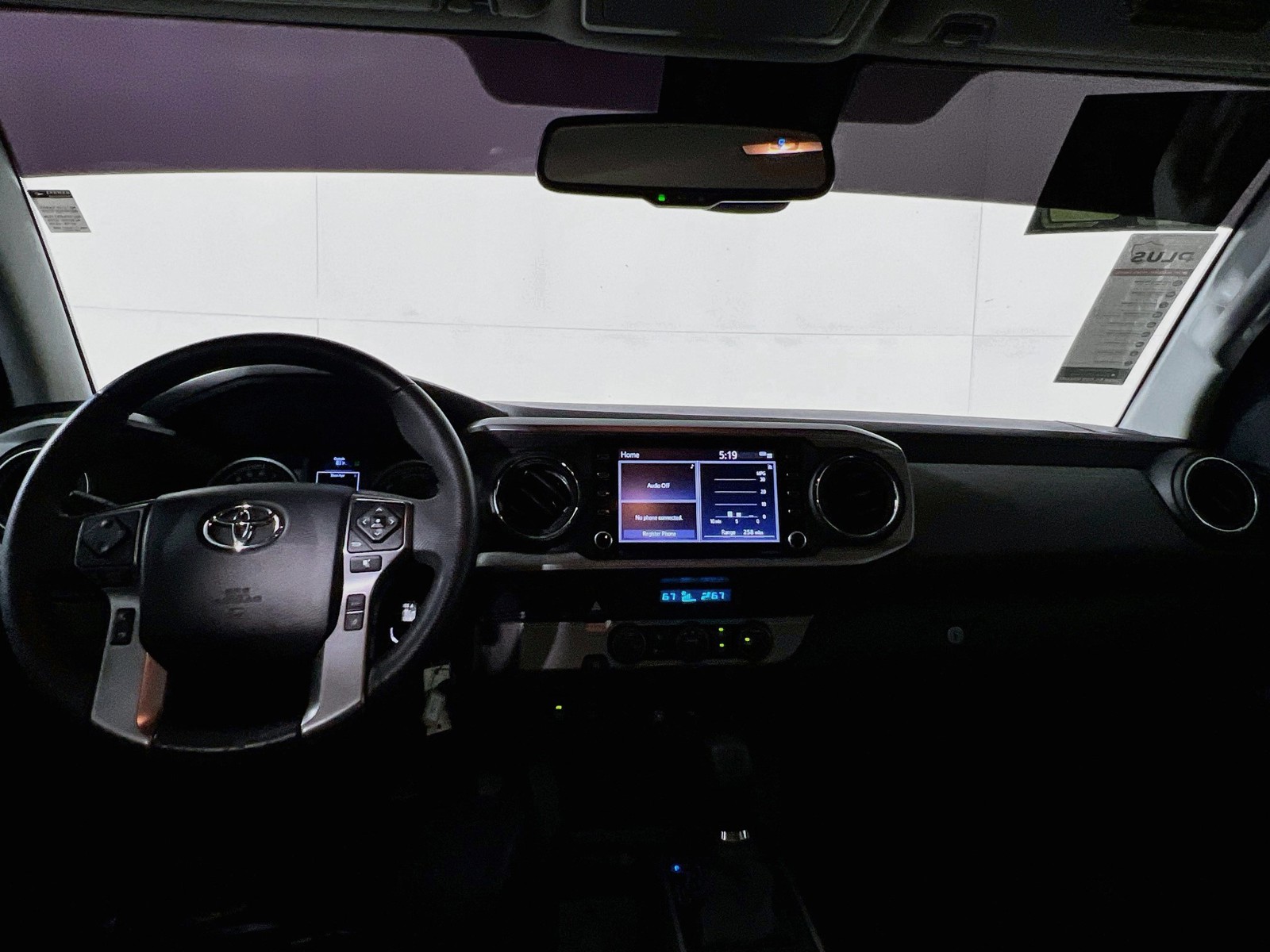 Used 2022 White Toyota SR5 image 25