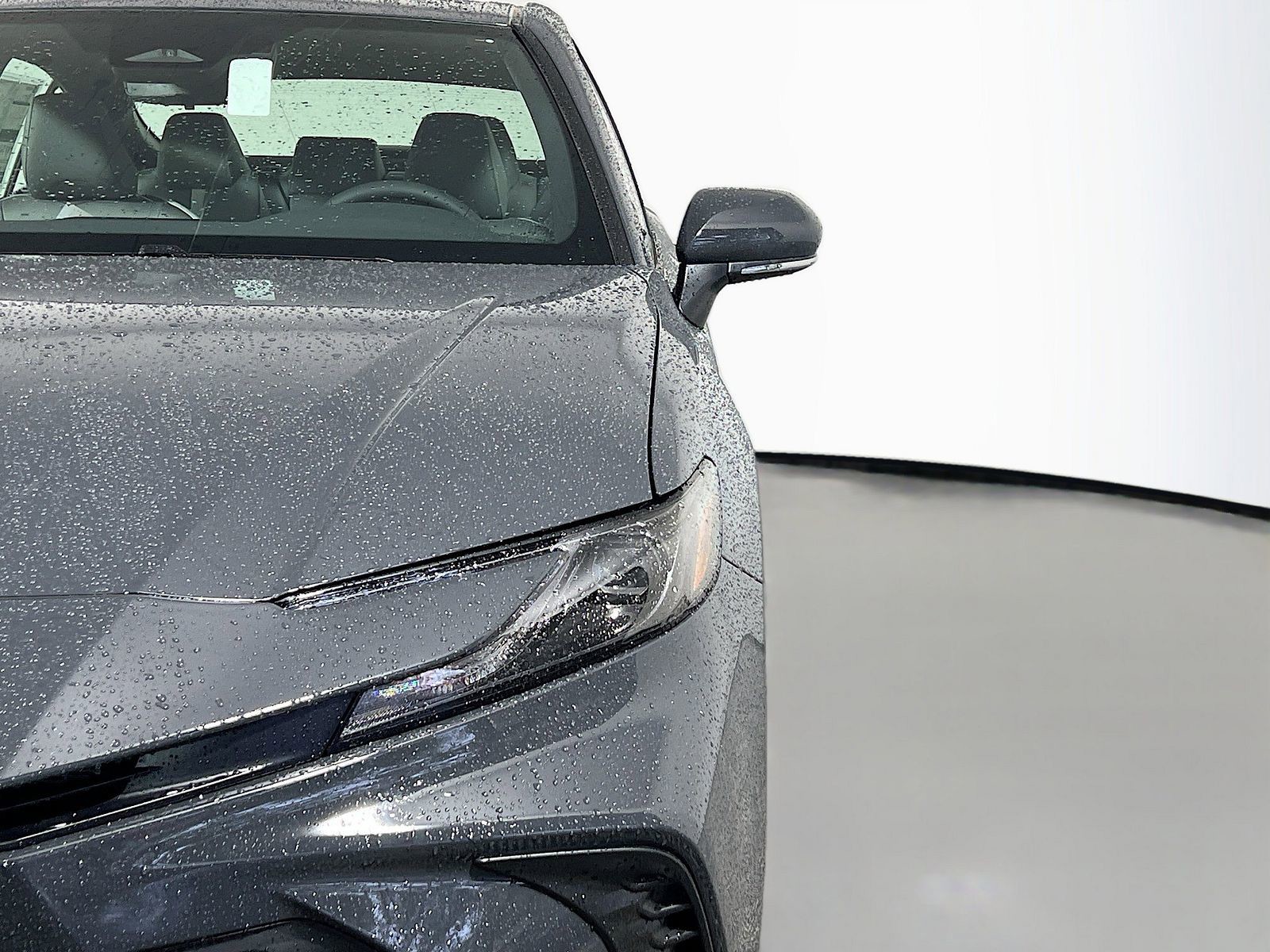 2025 Toyota Camry SE - Photo 9