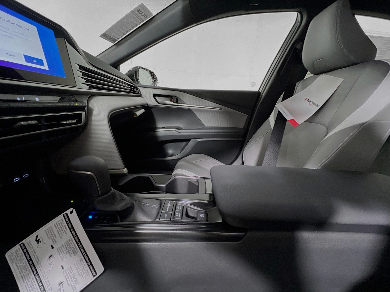 2025 Toyota Camry SE - Photo 22