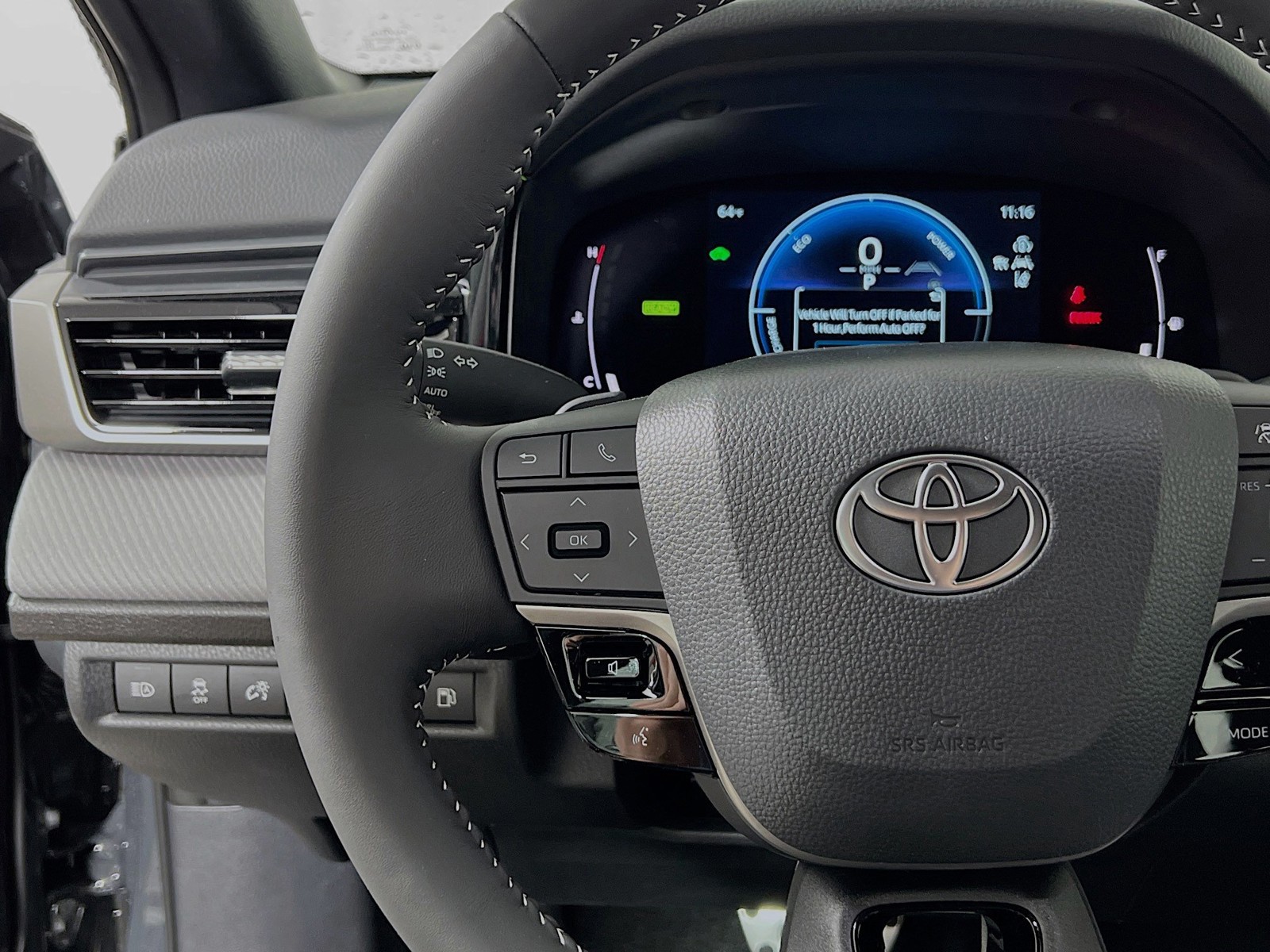 2025 Toyota Camry SE - Photo 16