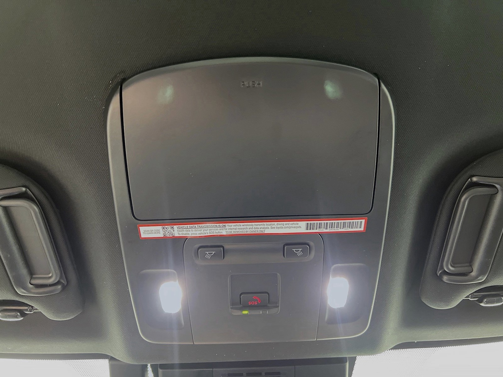 2025 Toyota Camry SE - Photo 18