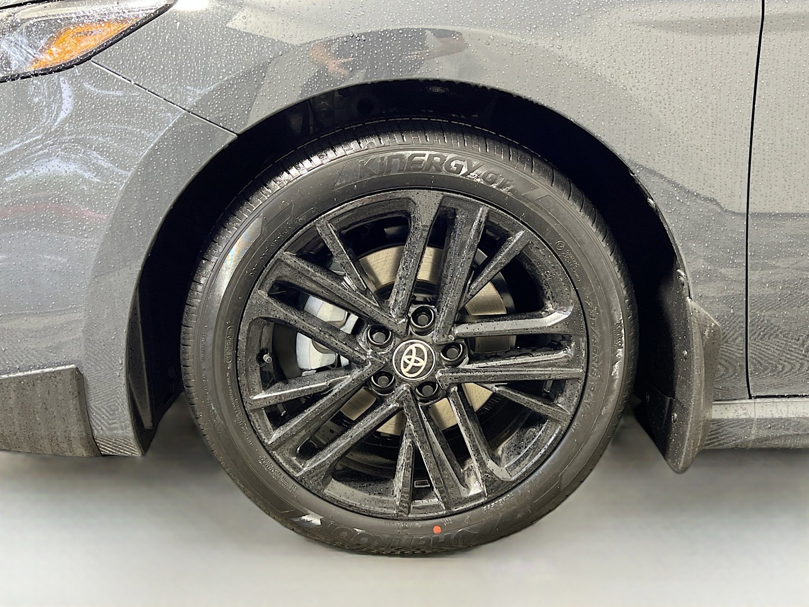 2025 Toyota Camry SE - Photo 11