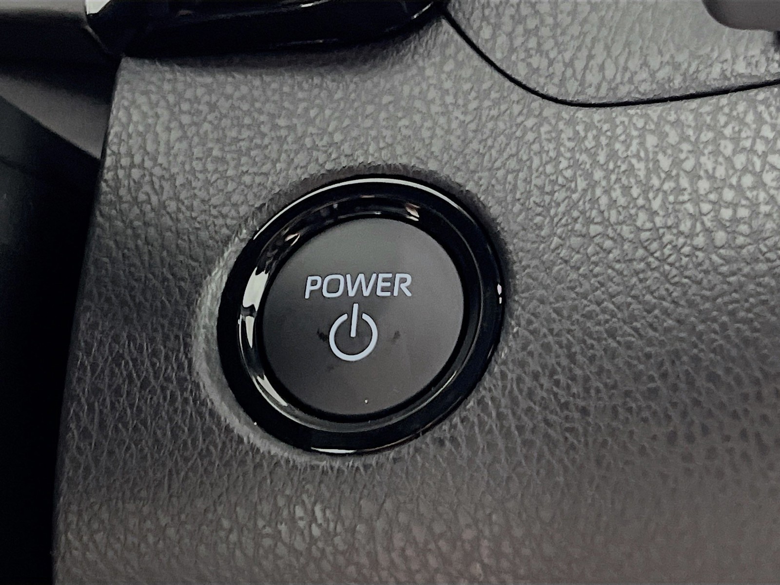 2025 Toyota Camry SE - Photo 20