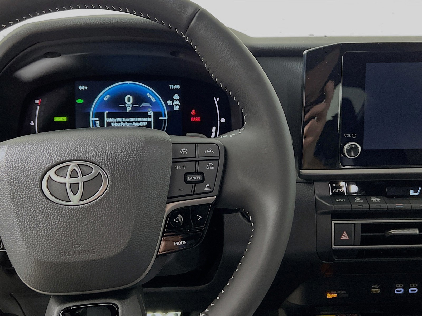 2025 Toyota Camry SE - Photo 17