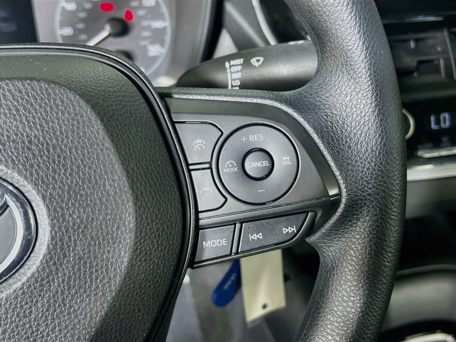 Used 2023 Silver Toyota LE image 18