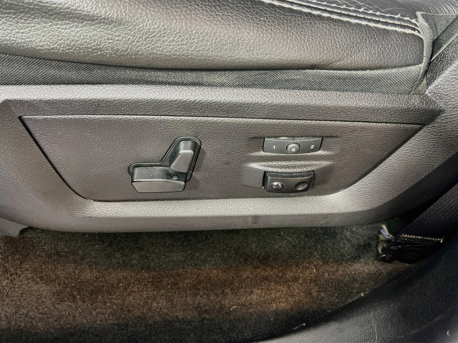 Used 2014 Blue Ram Laramie image 13