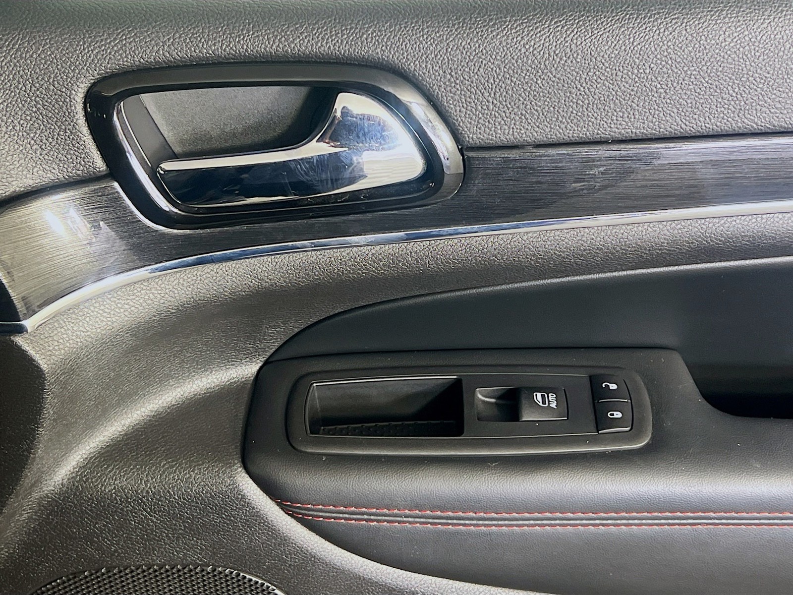 Used 2020 Black Jeep Trailhawk image 32