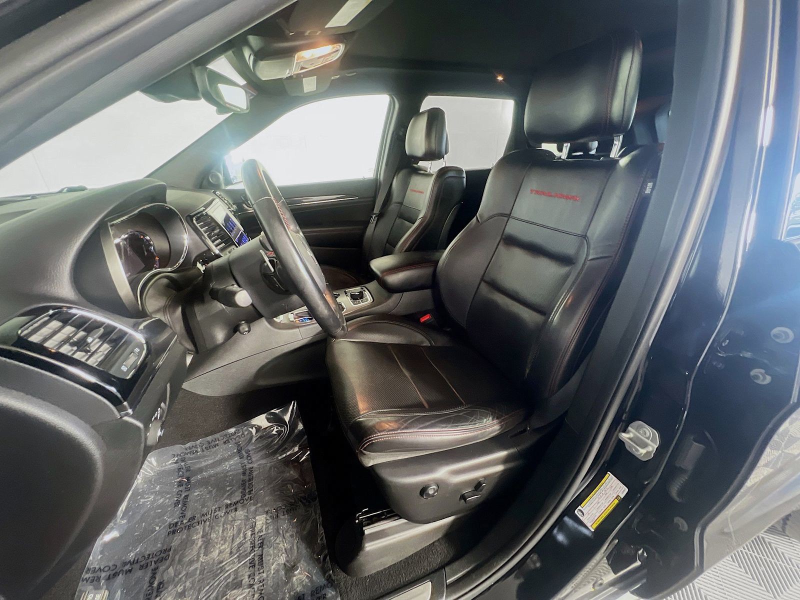 Used 2020 Black Jeep Trailhawk image 10