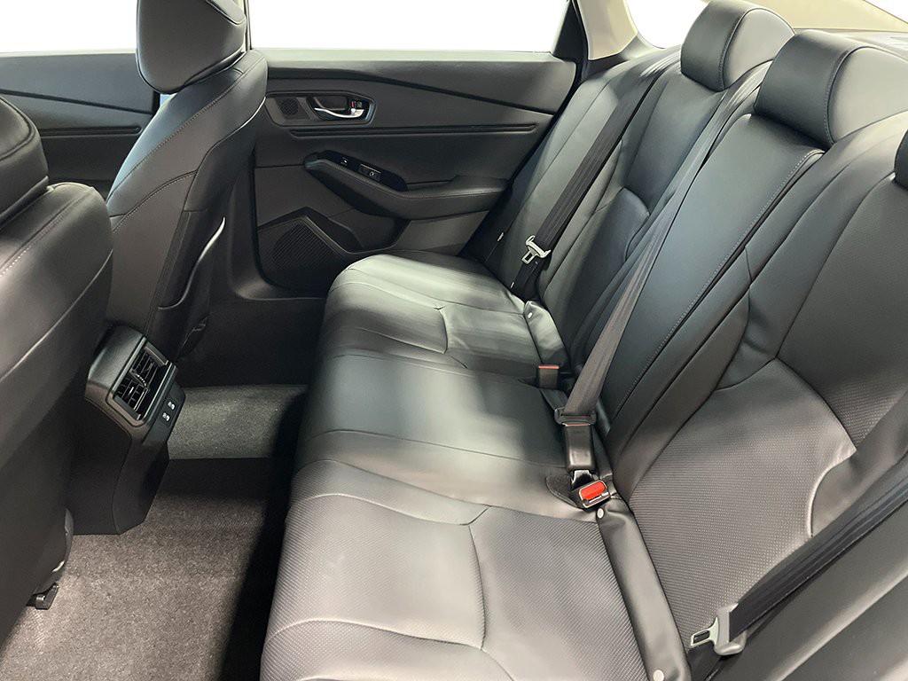 New 2026 Platinum White Pearl Honda Touring image 21