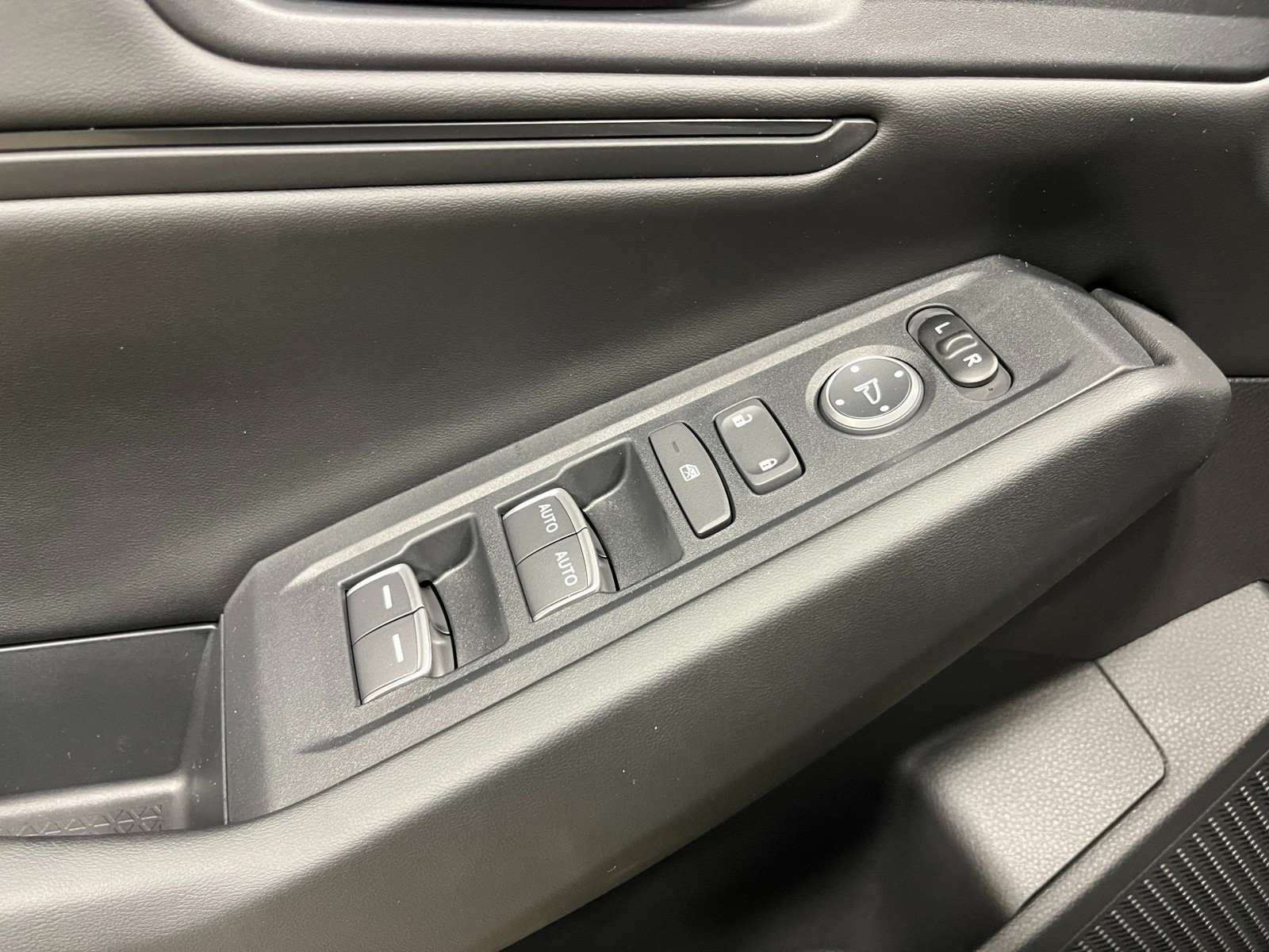 New 2026 Meteorite Gray Metallic Honda SE image 13