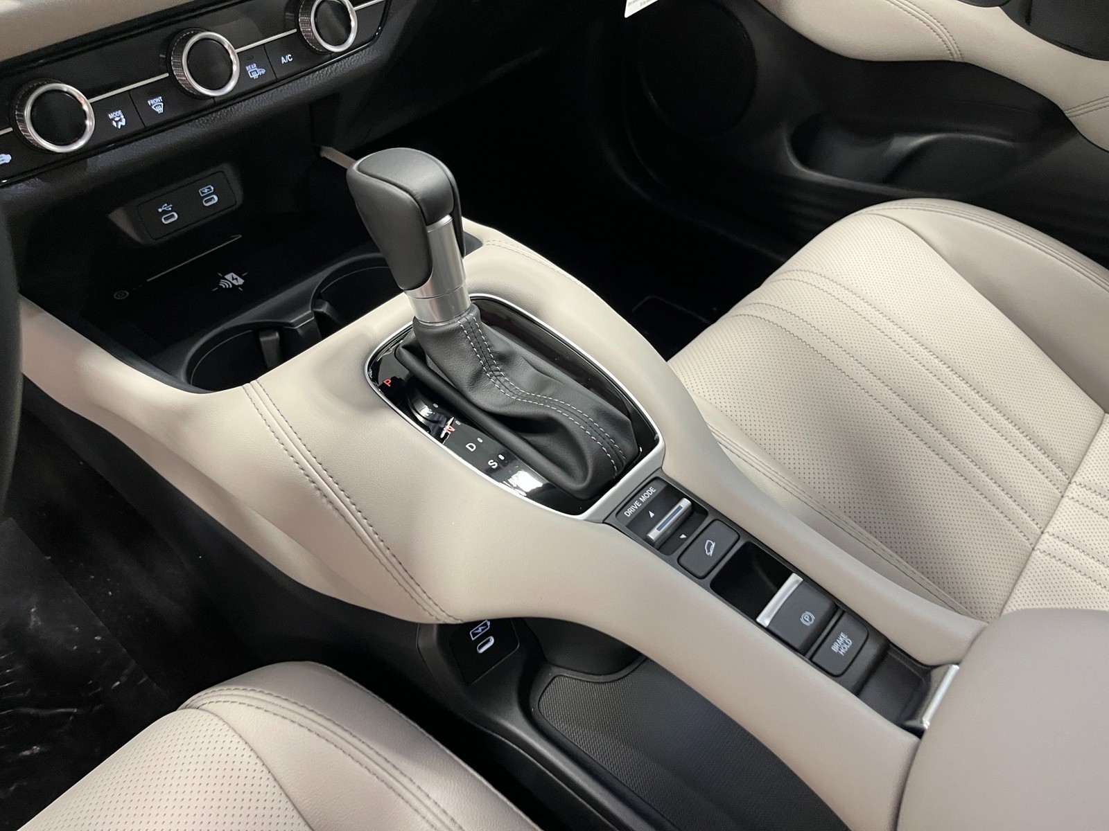 New 2027 Platinum White Pearl Honda EX-L image 17