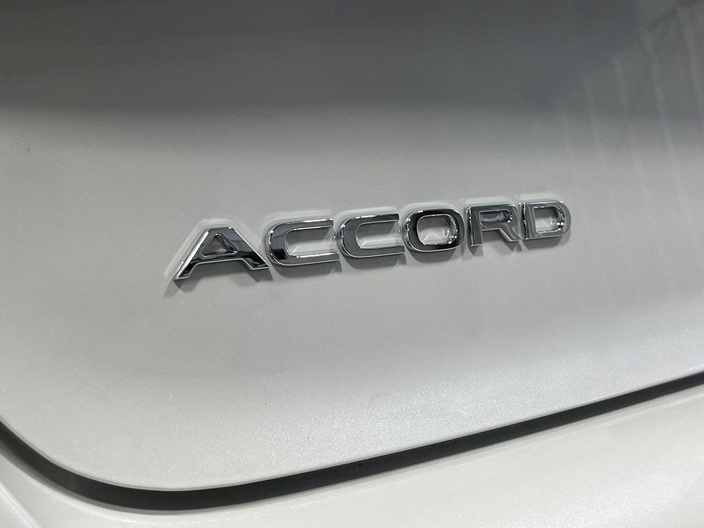 New 2026 Platinum White Pearl Honda Touring image 9