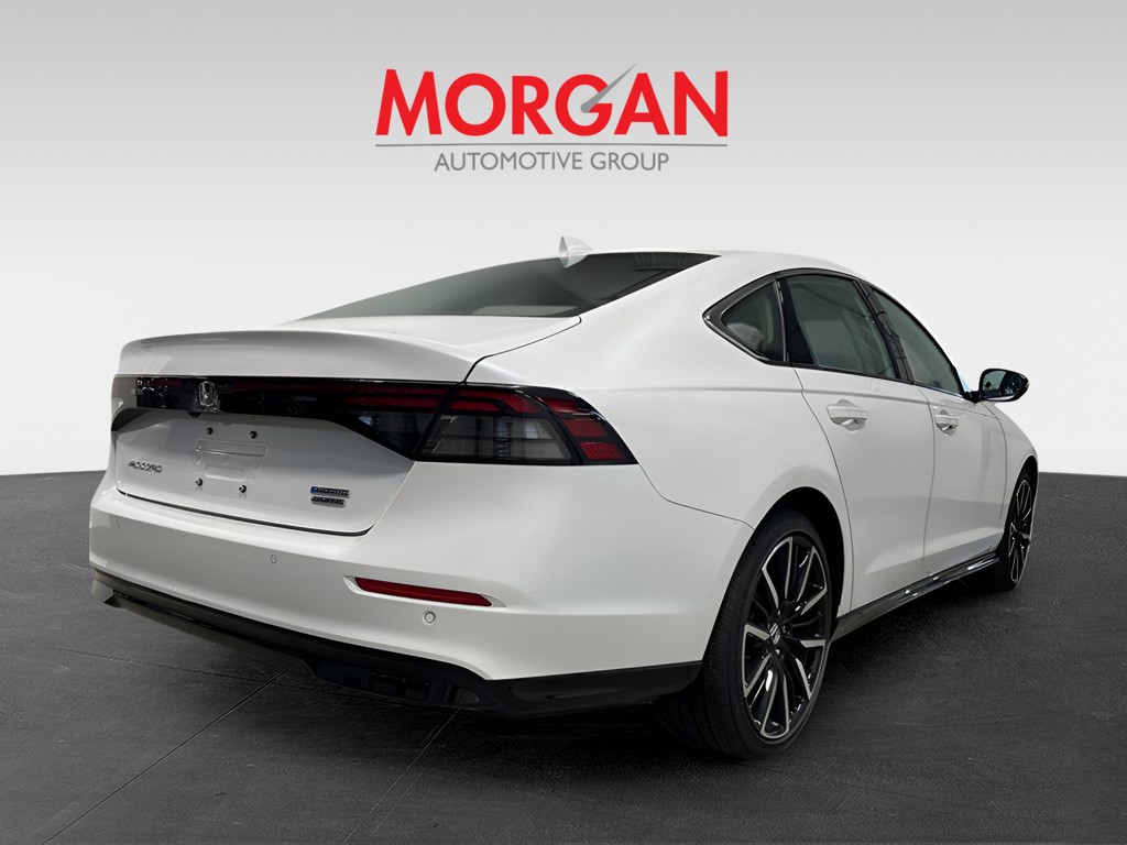 New 2026 Platinum White Pearl Honda Touring image 4