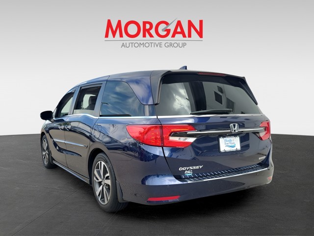 Used 2021 Obsidian Blue Pearl Honda Touring image 4