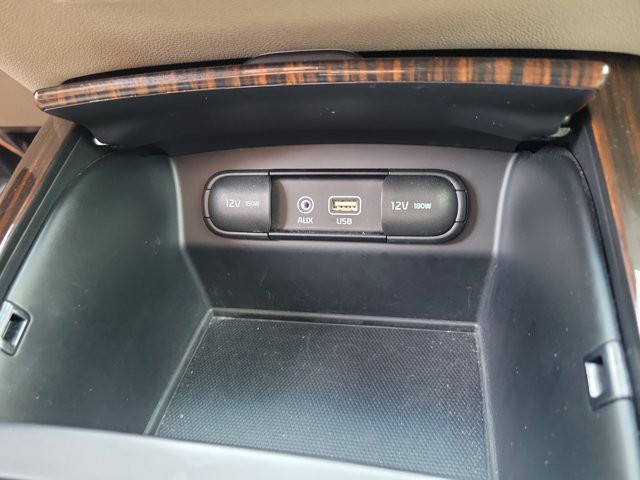 Used 2020 Ebony Black Kia EX V6 image 30