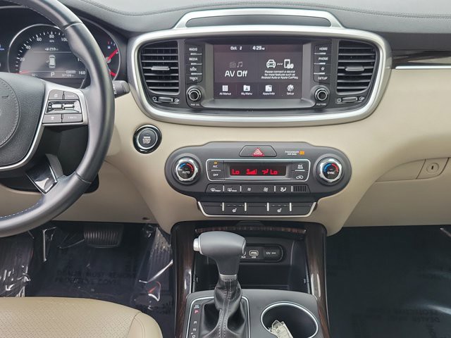 Used 2020 Ebony Black Kia EX V6 image 22
