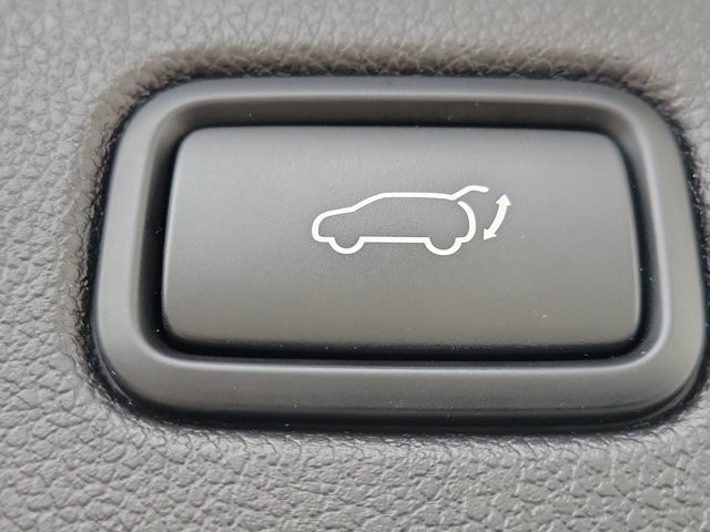 Used 2020 Ebony Black Kia EX V6 image 11