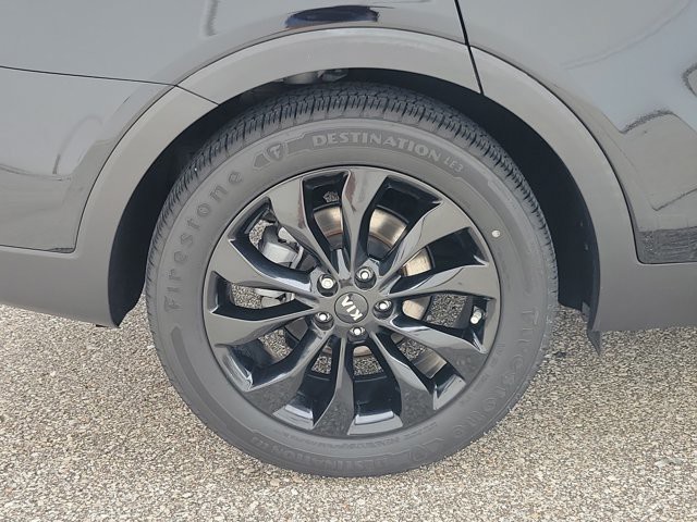 Used 2020 Ebony Black Kia EX V6 image 12
