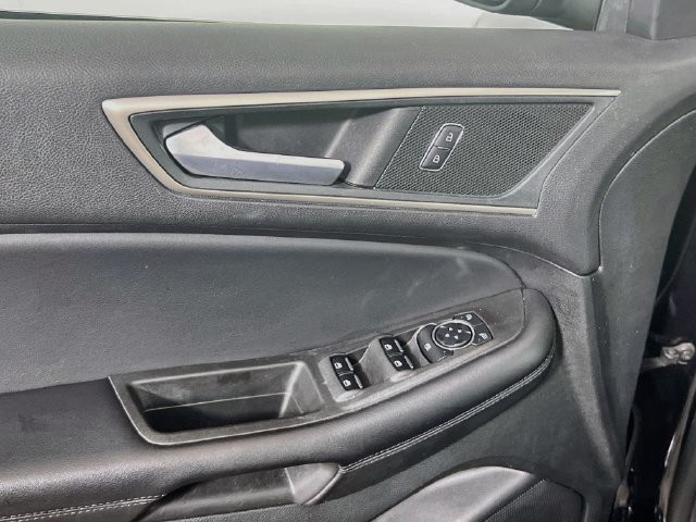 Used 2024 Agate Black Metallic Ford SEL image 18