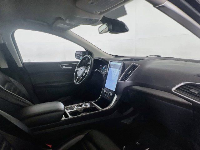 Used 2024 Agate Black Metallic Ford SEL image 10