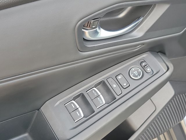 Certified Used 2024 Solar Silver Metallic Honda EX image 26