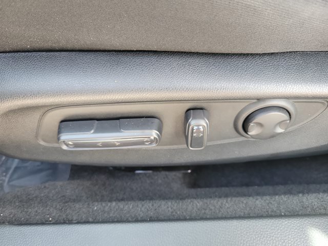 Certified Used 2024 Solar Silver Metallic Honda EX image 28