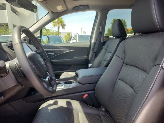 Used 2025 Crystal Black Pearl Honda RTL image 21