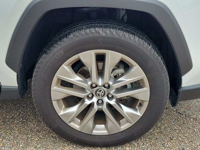 Used 2023 Wind Chill Pearl Toyota Limited image 13