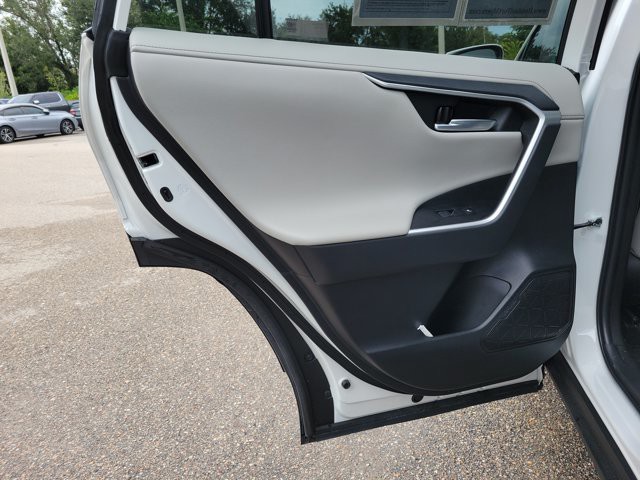 Used 2023 Wind Chill Pearl Toyota Limited image 15